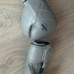 Боксёрские перчатки HAYABUSA