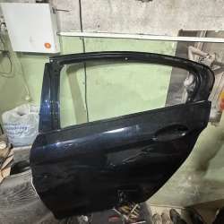 G30 BMW дверь задняя левая