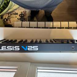 Мили клавиатура alesis v25 в Ростове-на-Дону