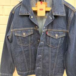 Продам куртку Levi’s