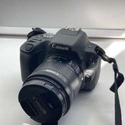 Canon EOS 200D
