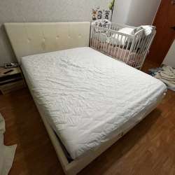 Кровать