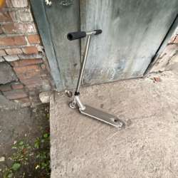 ПРОДАМ ТРЮКОВОЙ САМОКАТ