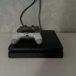 Продаю Sony PlayStation 4 slim 1TB