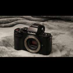 Panasonic lumix g100