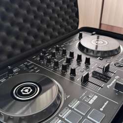 DJ - контроллер