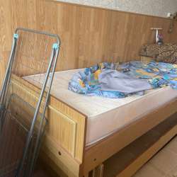 Отдам односпальные кровати без матраса в Екатеринбурге