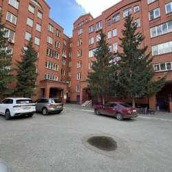 Продажа трехкомнатной квартиры по улице Чкалова 31