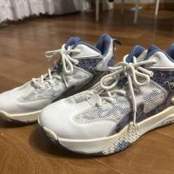 Продам баскетбольные кроссовки в Самаре