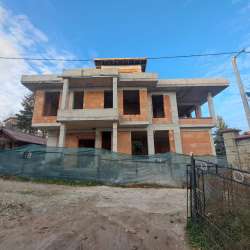 Продаю 3 етажньх дом г. Варна