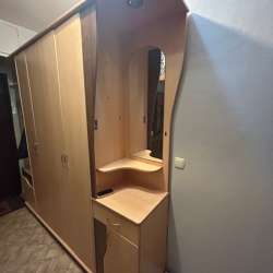 Стенка в прихожую с зеркалом