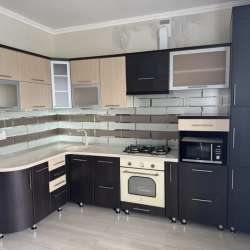Кухня с встроенной техникой в Саранске