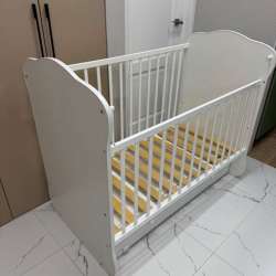 Продам детскую кроватку