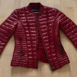 Женская демисезонная куртка guess