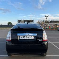Toyota Prius в Новосибирске