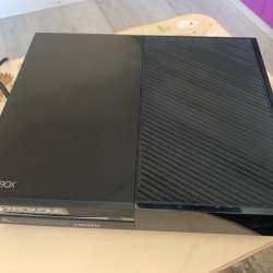 Xbox one 500 гб диски и джостики в Ханты-Мансийске фото 6