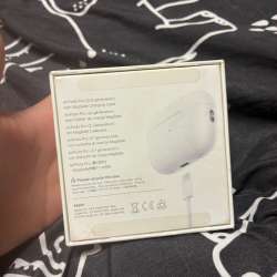 Коробка от AirPods pro