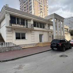 Здание 1010 м2 на в центре Севастополя
