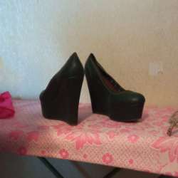 Босоножки чёрные