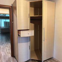 Продам шкаф гардеробный угловой