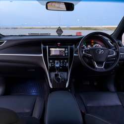 Продается Toyota Harrier 2016г бензин в Хабаровске фото 8