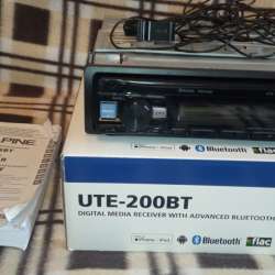 Магнитола Alpine UTE-200 BT Bluetooth usb aux в Москве фото 3