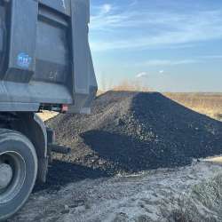 Асфальтная крошка с доставкой от 2 м3
