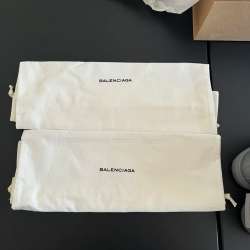 Balenciaga arena фото 8