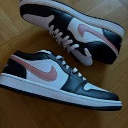 Кроссовки Nike