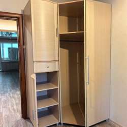 Продам шкаф гардеробный угловой в Южно-Сахалинске