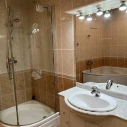 Продажа трехкомнатной квартиры по улице Чкалова 31 в Омске фото 4