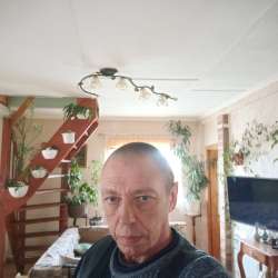 Владимир, 50 лет, хочет пообщаться