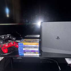 продаю ps4 slim