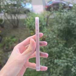 iPhone SE в Москве