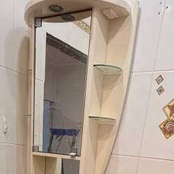 Шкаф с зеркалом в ванную