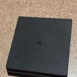 Продам PS 4 в Южно-Сахалинске