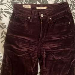 Велюровые брюки Levi’s в Архангельске