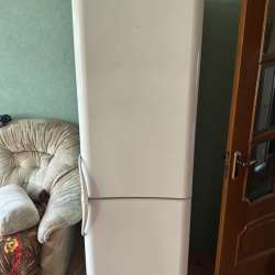 Продаю indesit холодильник