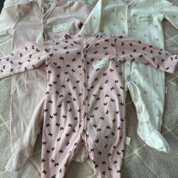 Продам детские комбезы
