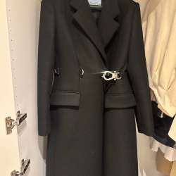 Пальто Prada в Москве
