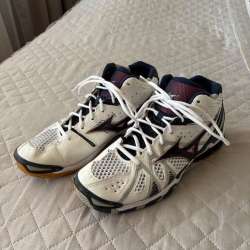 Mizuno Wave Tornado 9 Mid