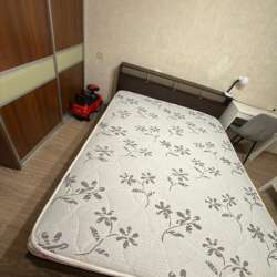 Продаю кровать с матрасом