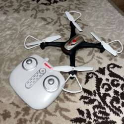 Продаю квадрокоптер Syma X15W