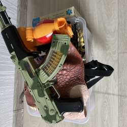 Детские игрушки: динозавры, машинки, пазл