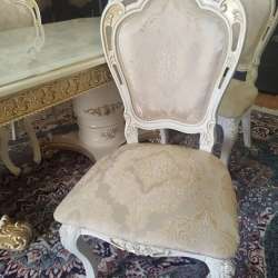 Стол со стульями в Каспийске