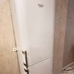 Холодильник Hotpoint Ariston