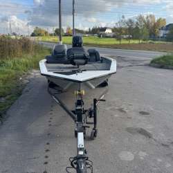 Катер Tracker фото 8