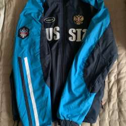 продам куртку Russia