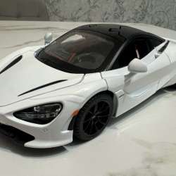 Машинка металлическая 1:24 McLaren