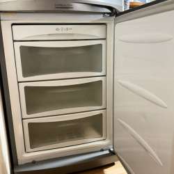 Продам холодильник в Хабаровске